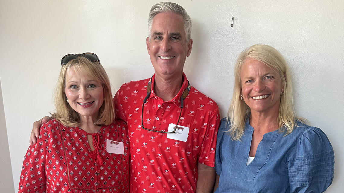 Jax State alumni and friends at The Chanticleer Eatery.