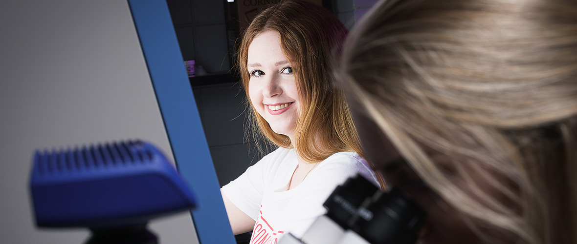 JSU biology students doing cancer research