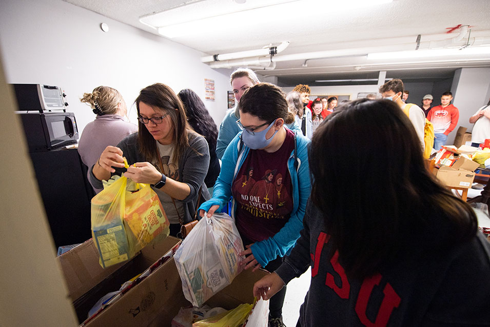 Students packaging food