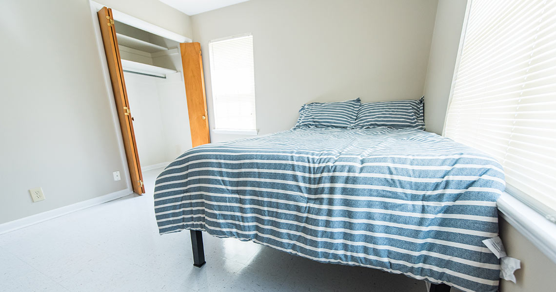 Colonial Arms bedroom 3