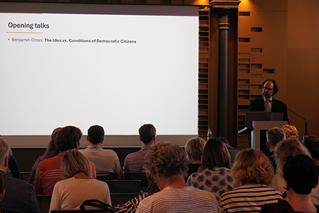 Ben Gross presenting at a conference