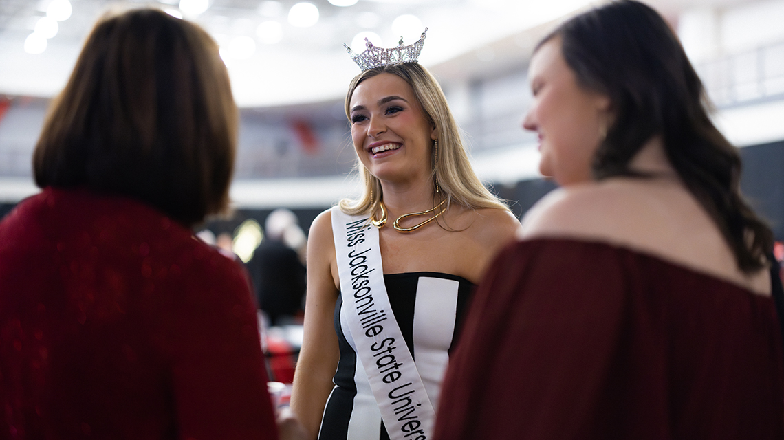 Annual Red Tie Dinner and Auction