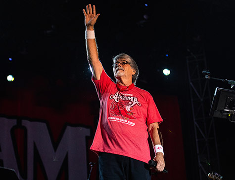 Randy Owen waves to the crowd at the JSU Strong benefit concert